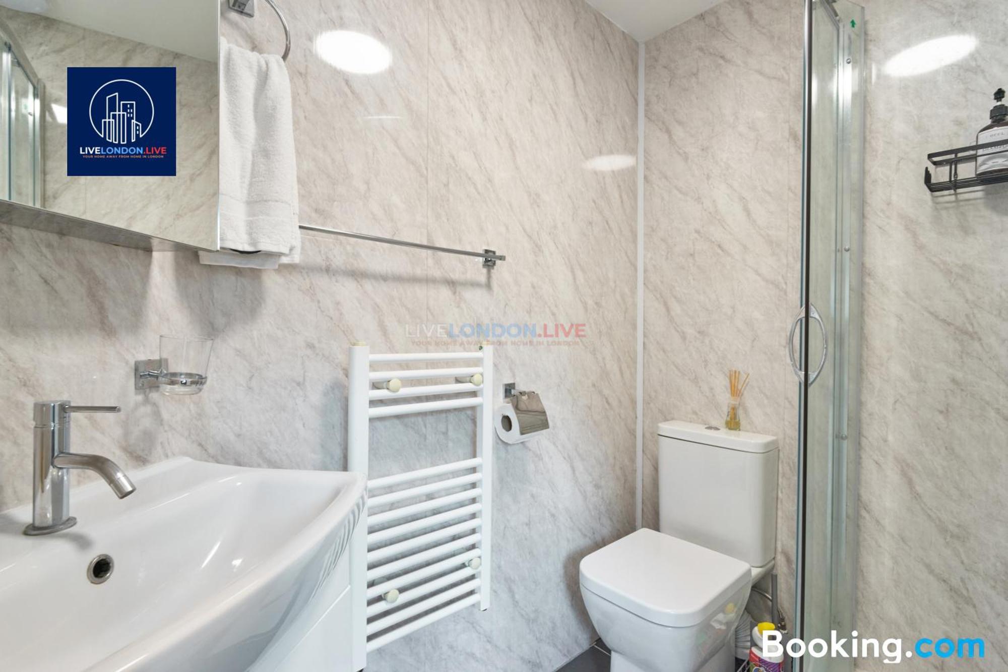 Last-Minute Specials L Sleeps Up To 4 Guests L One-Bedroom Apartment With King Bed And High Ceilings Near Camden By Live London Short Lets & Serviced Accommodation Екстериор снимка